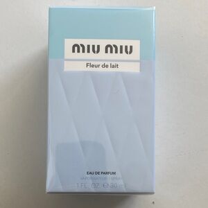 Miu Miu Fleur de Lait Eau de Parfum in Blue Box